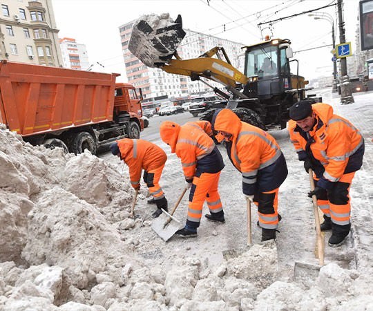 Уборка снега в Череповце и  Вологодской области