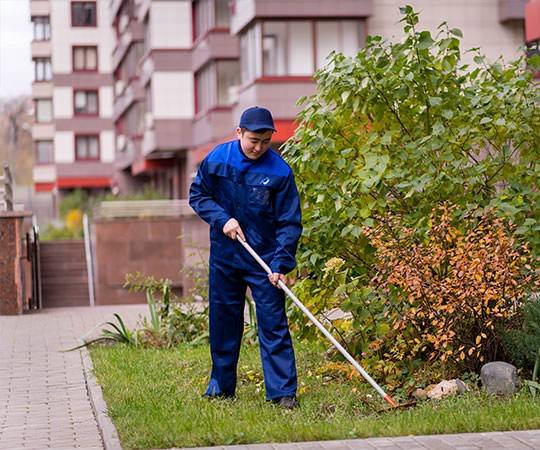 Уборка территории в Череповце и  Вологодской области